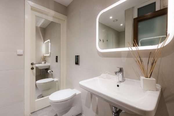 Two Pillows Boutique Hostel (Sliema)